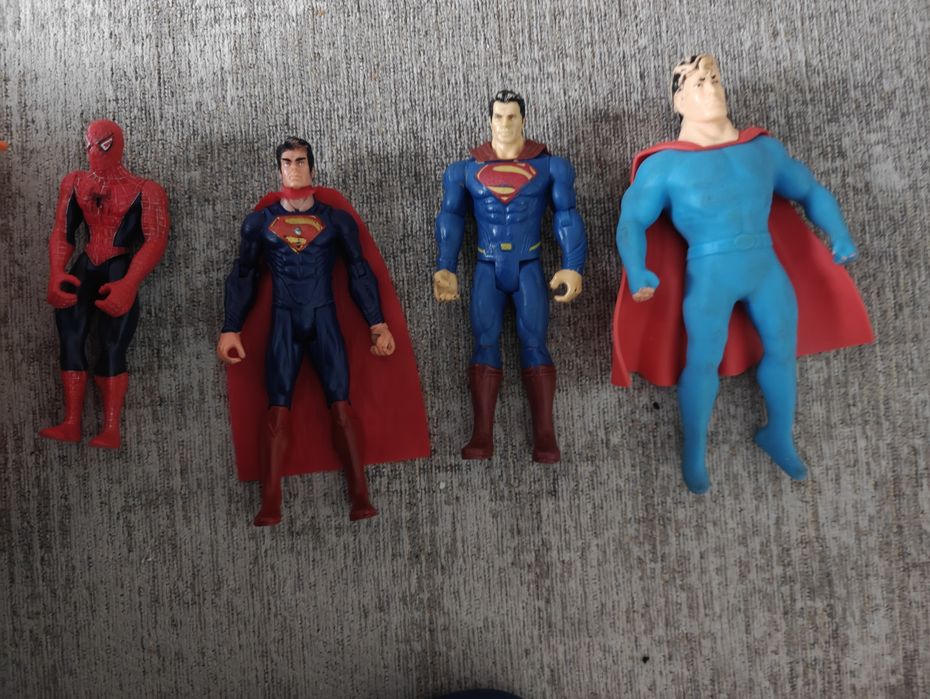 Vând Super Eroi Marvel