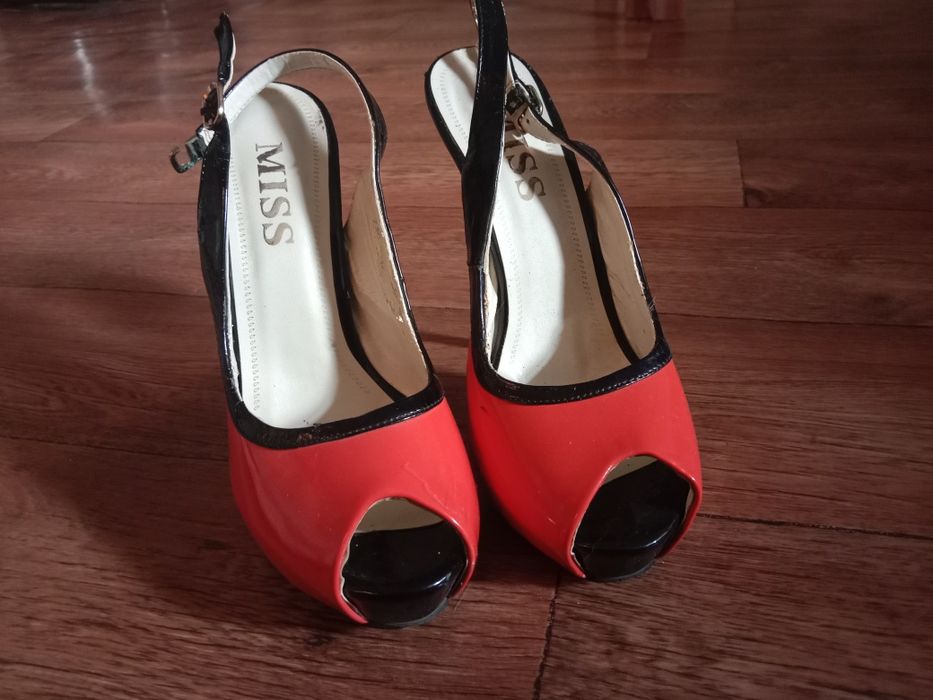 Кому туфли за 2500?