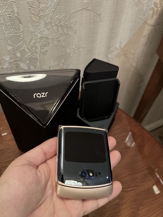 Motorola Razr 5G Gold 8/256GB
