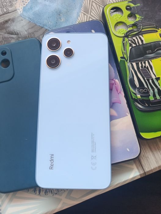 Xiaomi redmi 12C 4gb-128gb+4 кейса подарък
