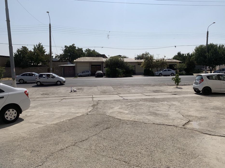 Олмазор т. Фаробий коча юзи 1линада 3,6сотих нежилой(жилой) учун жой