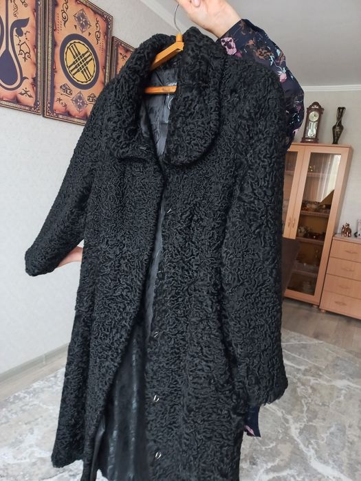 Продам шуба каракульча натуральная