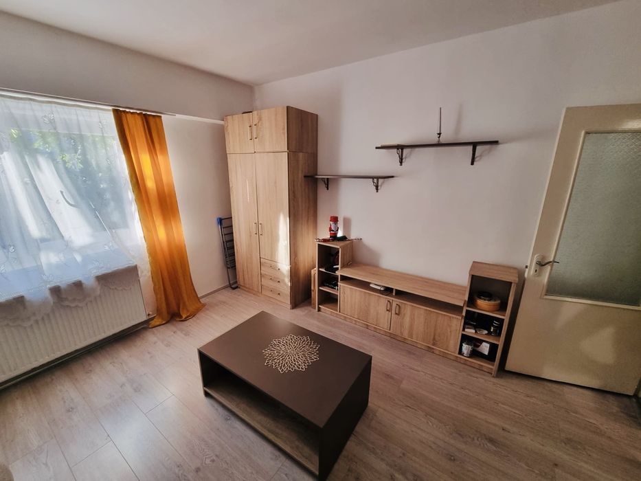 Apartament cu o camera de inchiriat