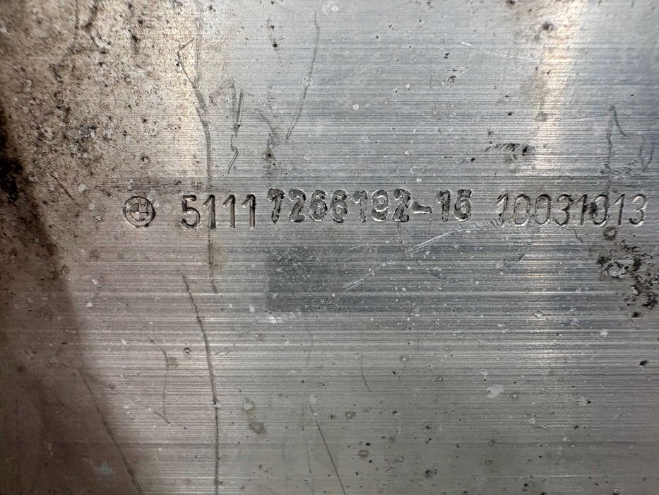 Десен буфер алуминива греда БМВ Ф20 БМВ Ф22 БМВ Ф30 БМВ Ф31