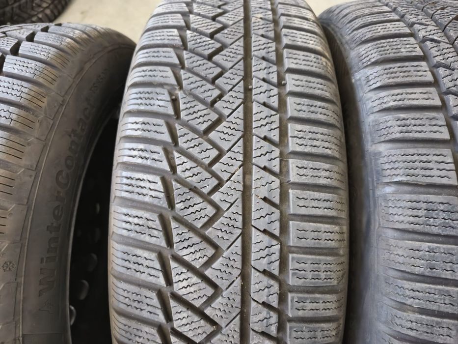 4 anvelope iarna  Continental  215 55 17 stare foarte buna