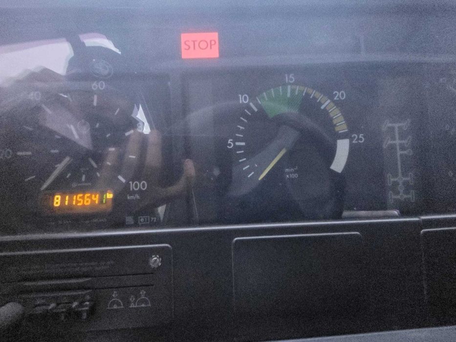 Mercedes-Benz Actros 8×4 basculă + cifă