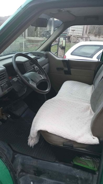Vând Volkswagen Transporter ( ITP făcut recent)