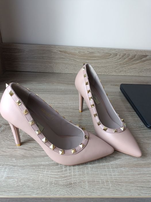 Продаются туфли женские