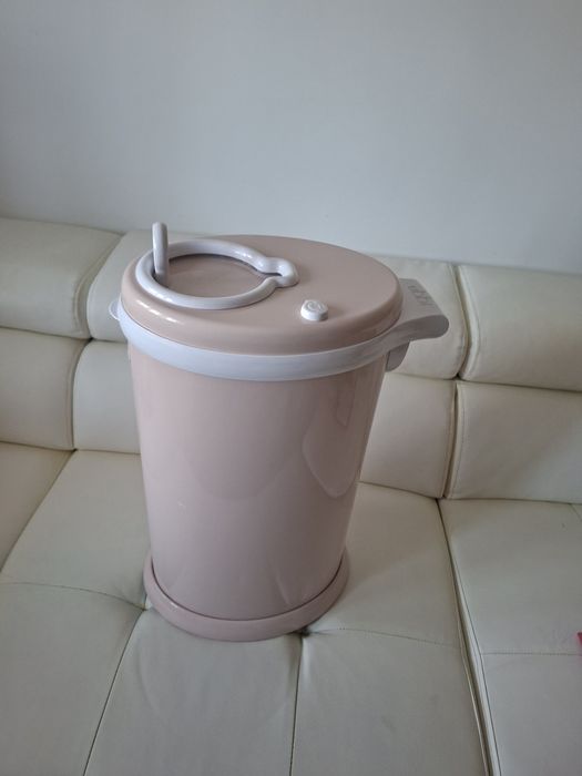 Vând cos scutece UBBI