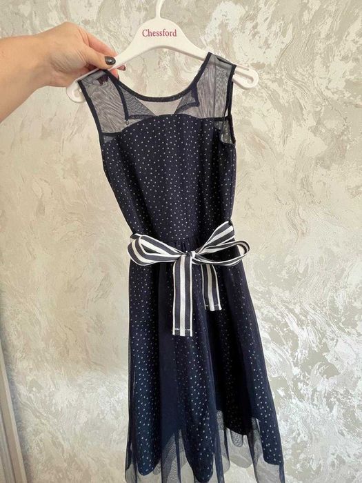 Продам нарядные платья для девочки