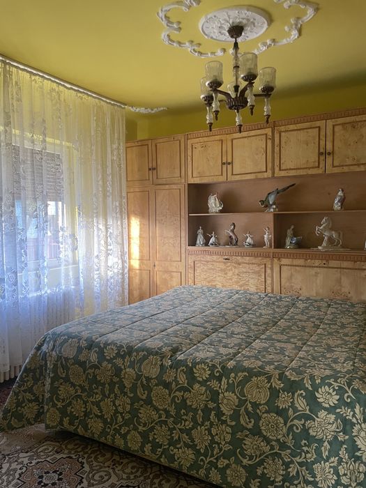 Proprietar,închiriez apartament la casă .