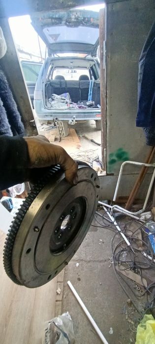 Продам маховик и катализатор