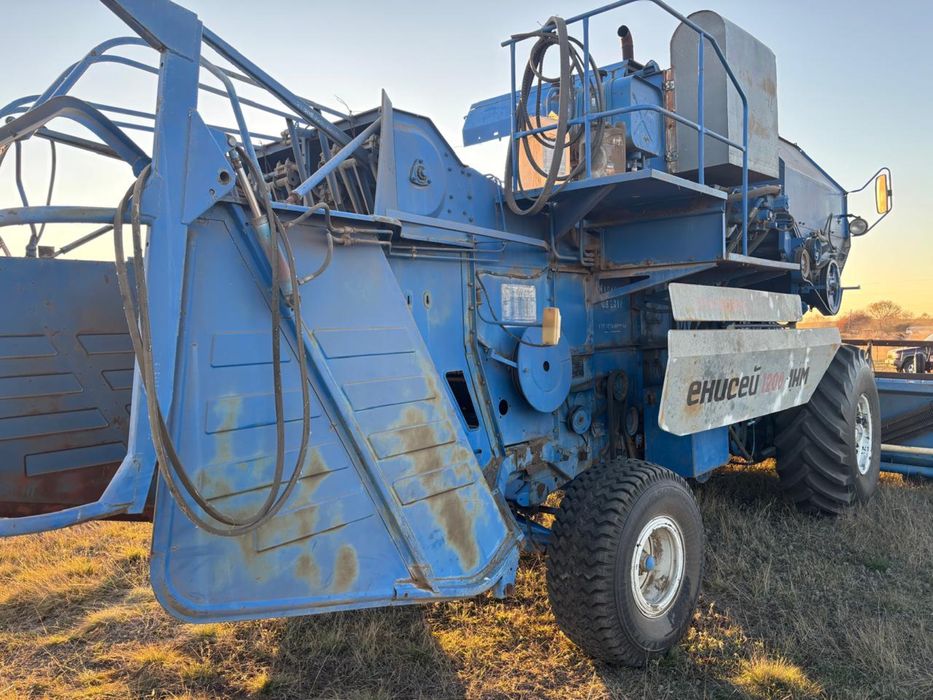 Продается комбайн в отличном состряни