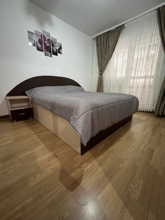 Apartament 2 camere Moinesti (ultracentral)-proprietar