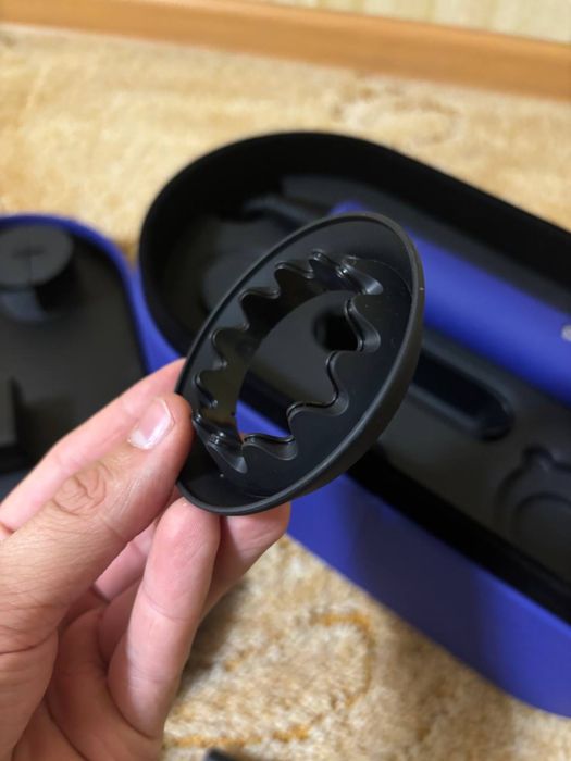 Кейс и насадки для фена Dyson