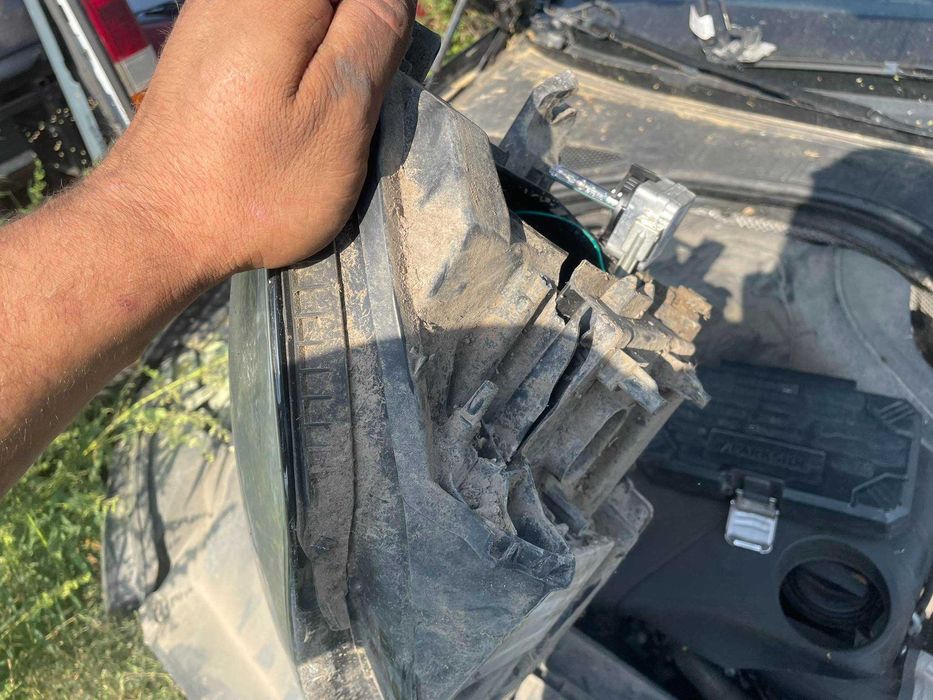 ляв фар audi a6 4g c7 преден ляв фар ауди а6 4г  ц7