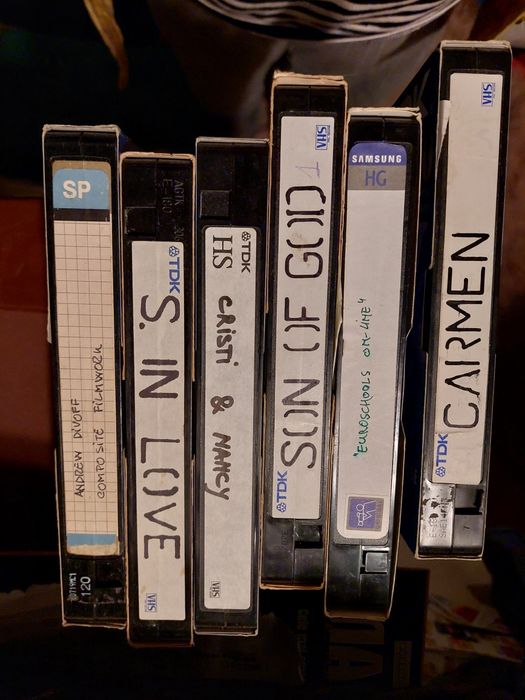 Casete video de vinzare in stare foarte buns