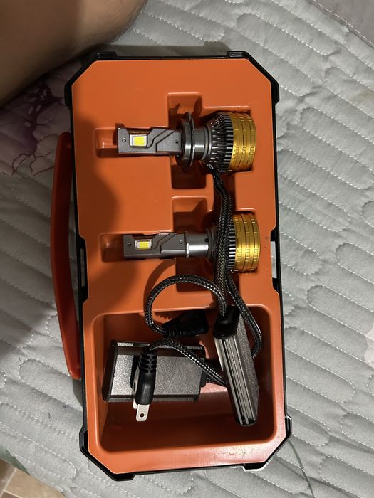 Продам лампочки на фары лед