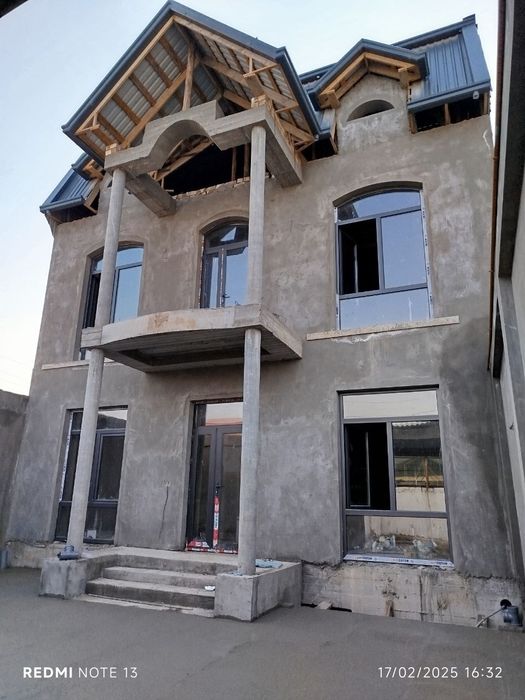 Srochno sotiladi bitirib beramiz 8XONA + Padval 250kv