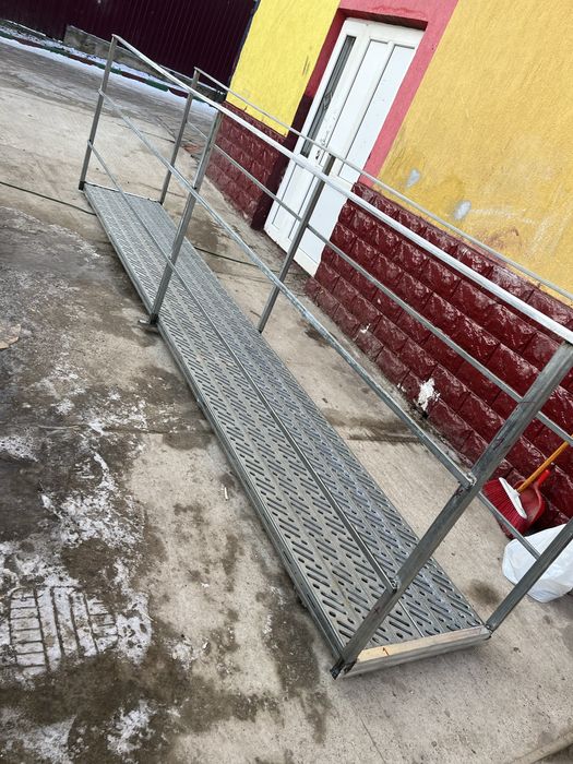 Scări metalice zincate