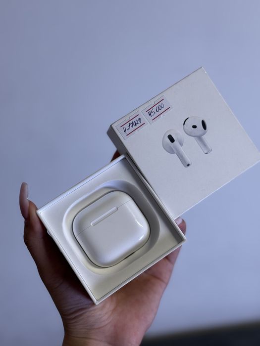 AirPods 4 с коробкой