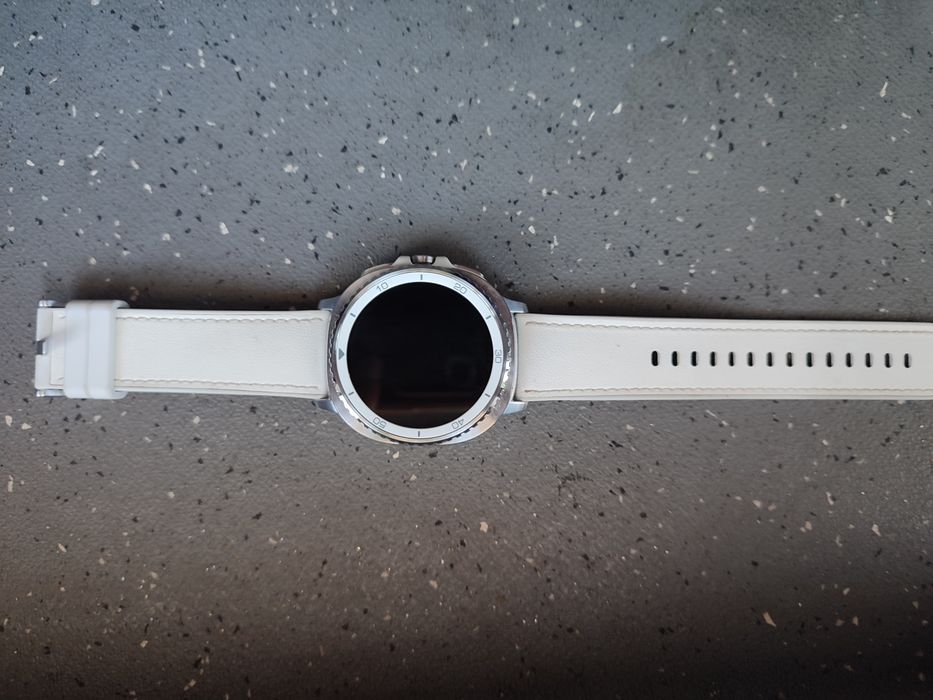 Samsung watch8 белый б/у.