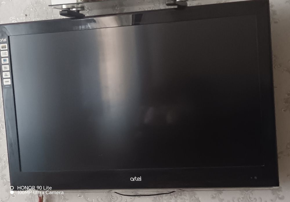 Artel televizor.