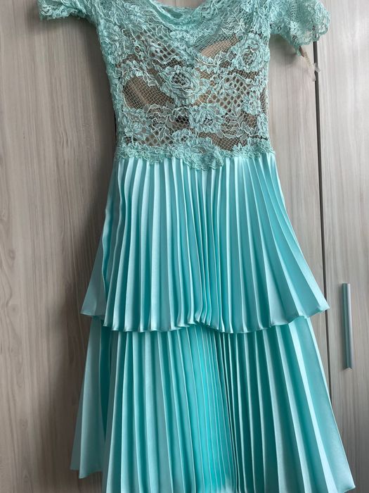 Официална рокля размер С