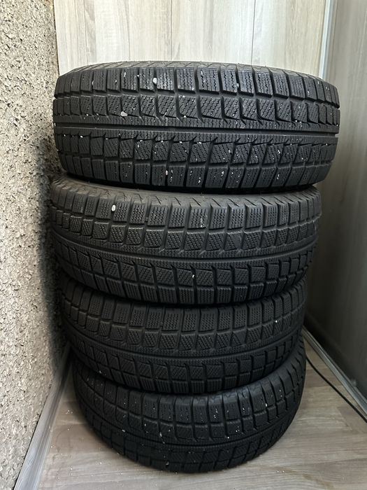 Зимние шины почти новый 185/60/14