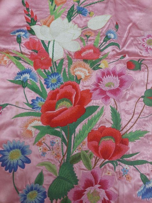 Покрывало на кровать и две наволочки на подушка (покрывало на полуторк