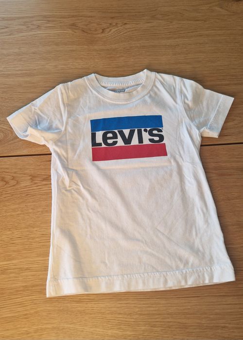 Tricouri Levis Mărimea 104