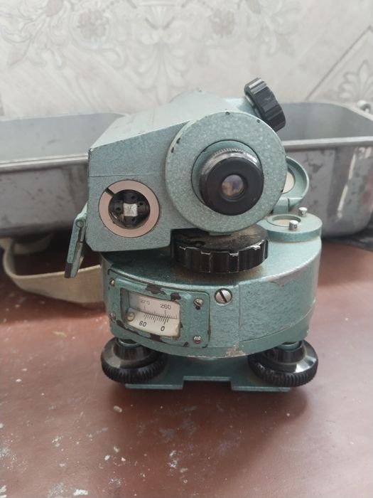 Нивелир дорожный