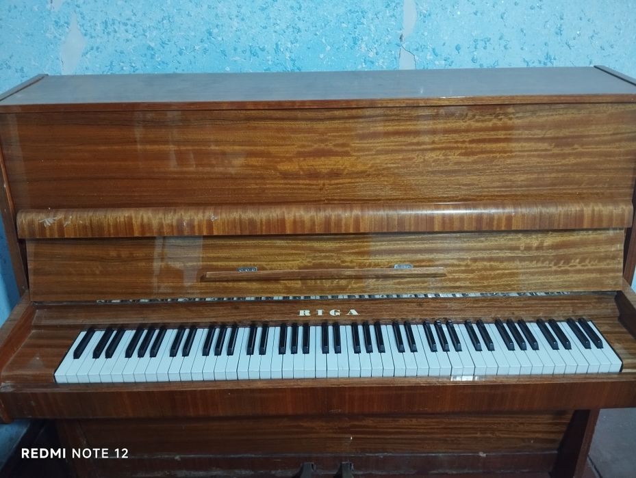 Srochna Pianino Riga sotiladi