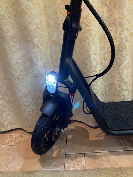 Электросамокат последней модели!