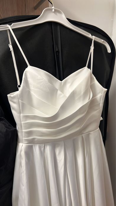 Продам белое вечернее платье