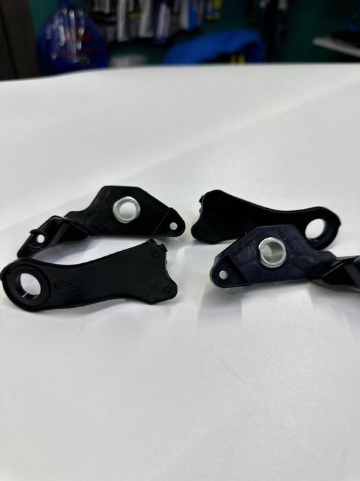 Крепление фар BMW E60 E92 E93 ремкомплект