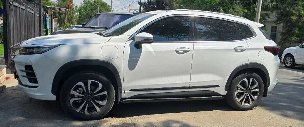 продам свой автомобиль Exeed TXL гибрид