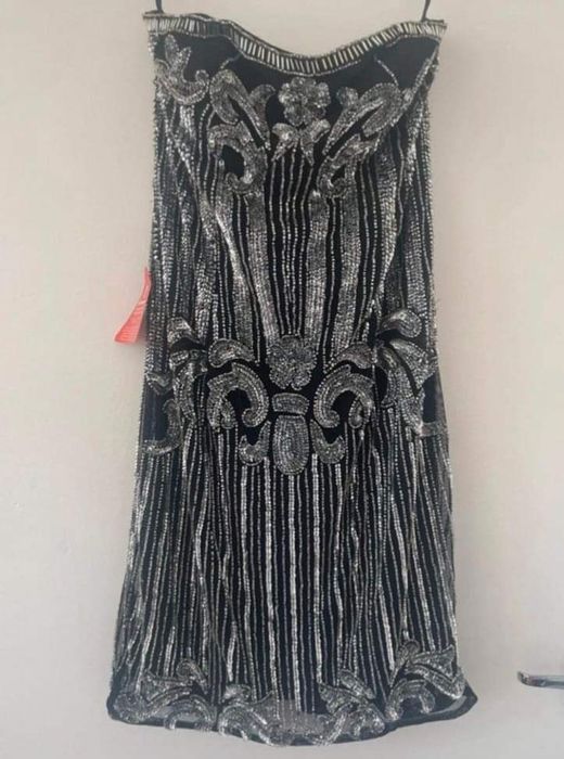 Коктейлна рокля с пайети и камъни на STARLET.