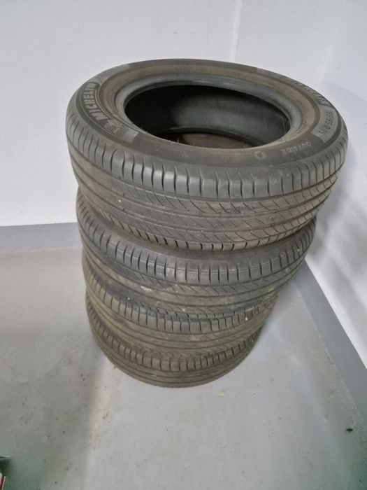 Set 4 anvelope vară Michelin Primacy 4 - 195/65 R15 91H 
​Descriere: