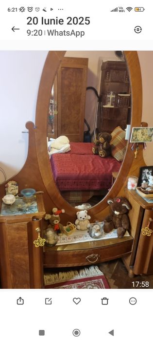 Mobilier de colectie