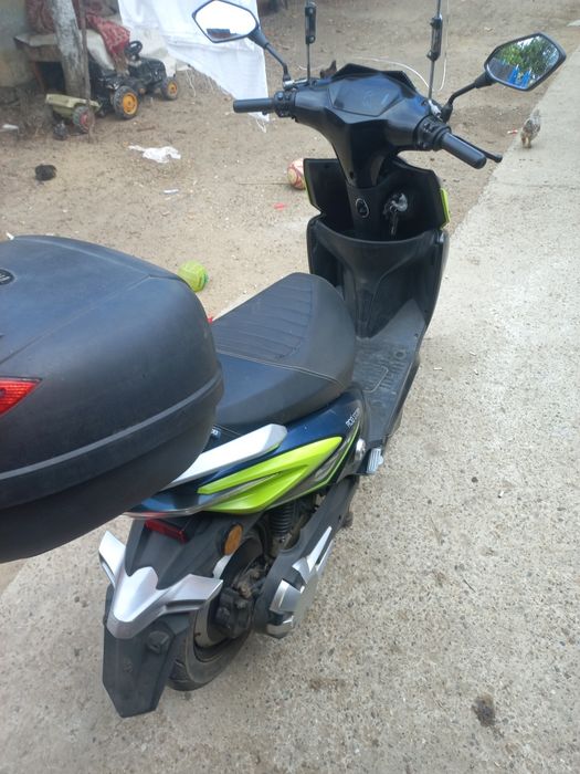 Vind scuter electric instare bună de fuctionare