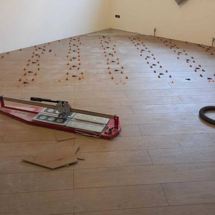 Кафел териш хизмати.