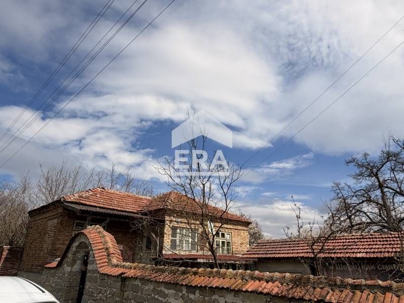ЕКСКЛУЗИВНО! Двуетажна  къща в село Аврен , гр. Варна