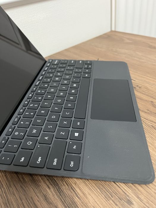 Surface go планшет на Windows 10 дюймов. Pentium 4425y 4gb 64 память