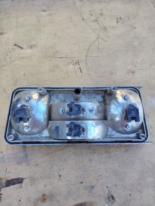 Продам задний фонарь от жигули 6 модели оригинал в хорошем состоянии.