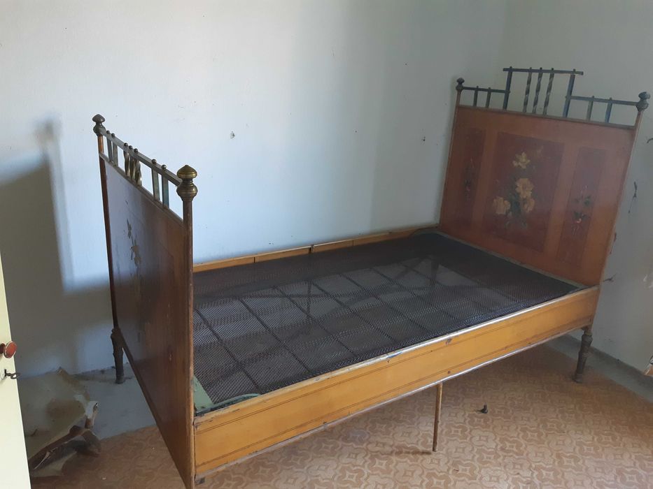 Антично легло желязно