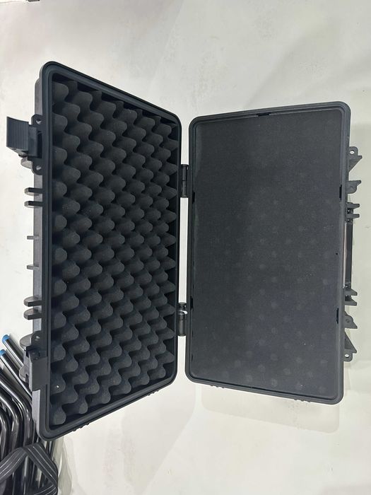 Valiza rigida foto-video AmazonBasics mare, cu roti, burete intact