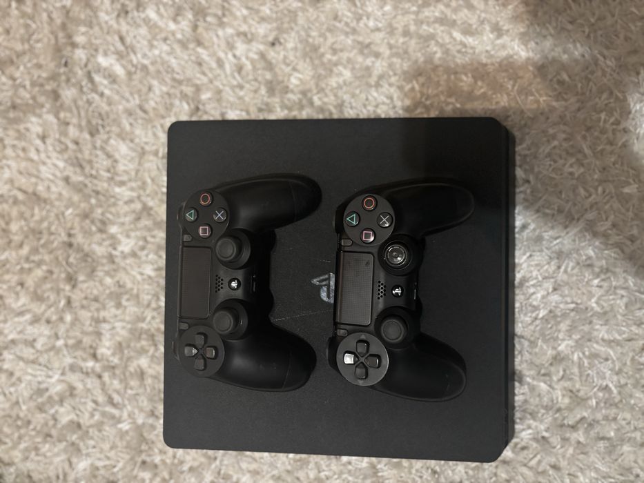 Playstation 4 slim