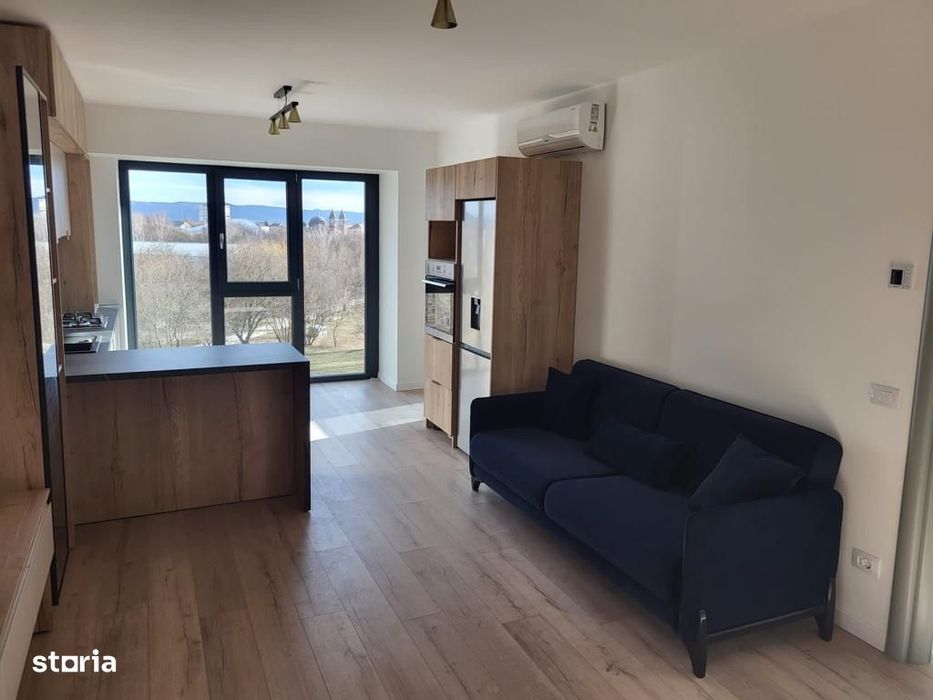 Inchiriez apartament de Lux , la 5 minute de centru