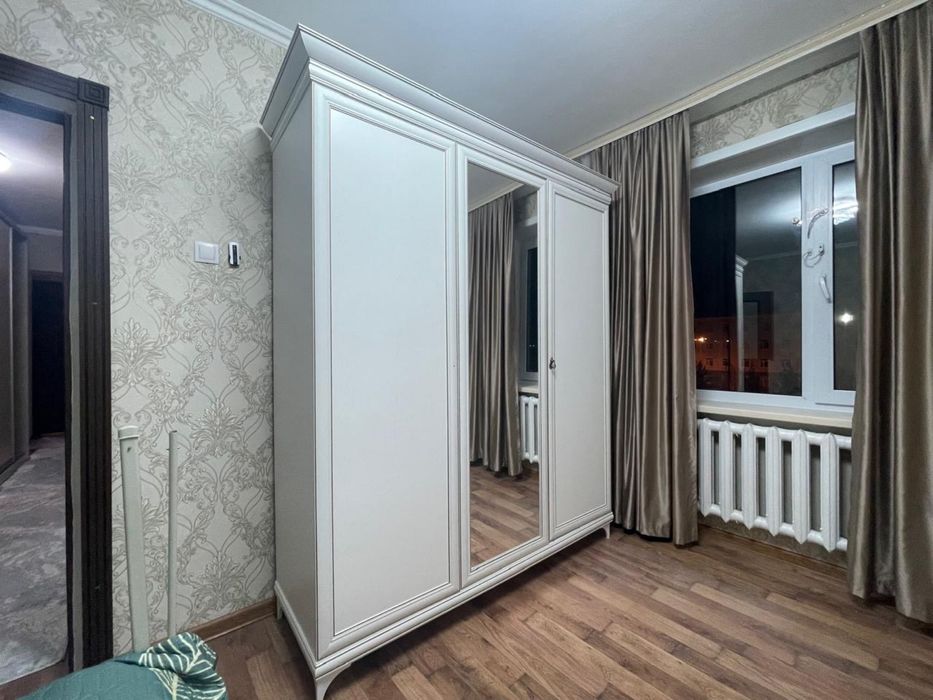 Спальный гарнитур с матрасом продается.